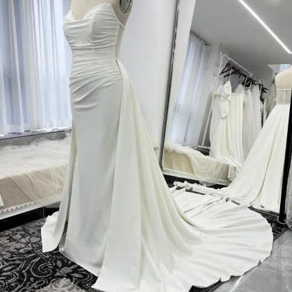 W1575 Flexible Fitted Wedding Dresses V Neck..