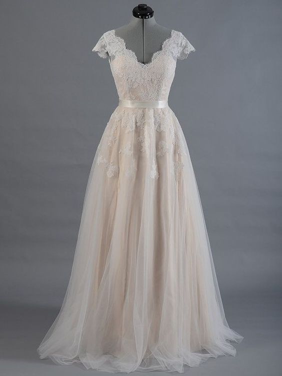 Boho Wedding Dresses With Cap Sleeves,v Neck Lace Bridal Dresses.w115