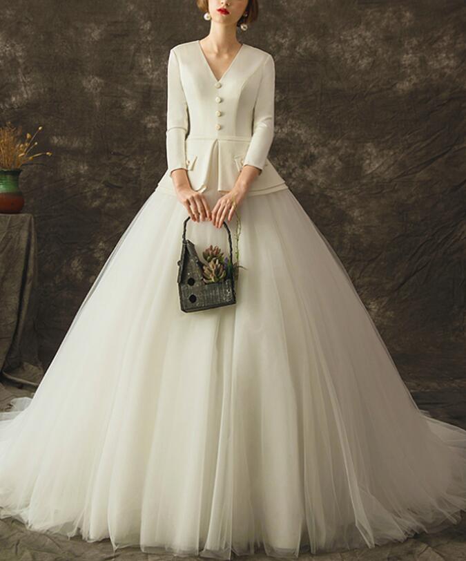 Elegant White Deep V-neck Satin Long Sleeve Wedding Dresses,retro A-line Sweep Train Tulle Bridal Dresses.w1551